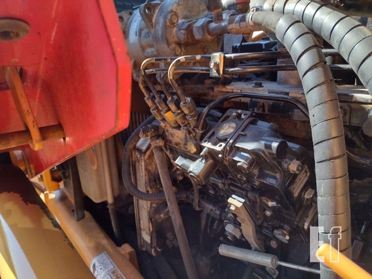 case-580m-turbo-image-42
