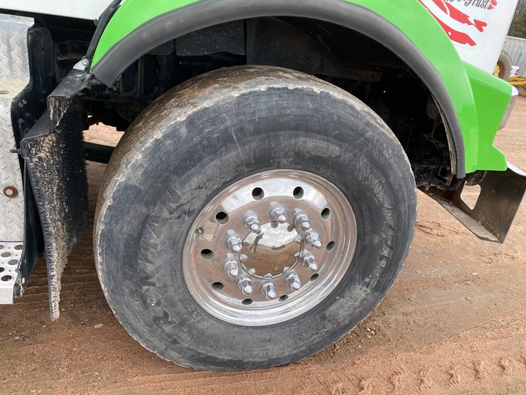 2015-kenworth-t800-image-34