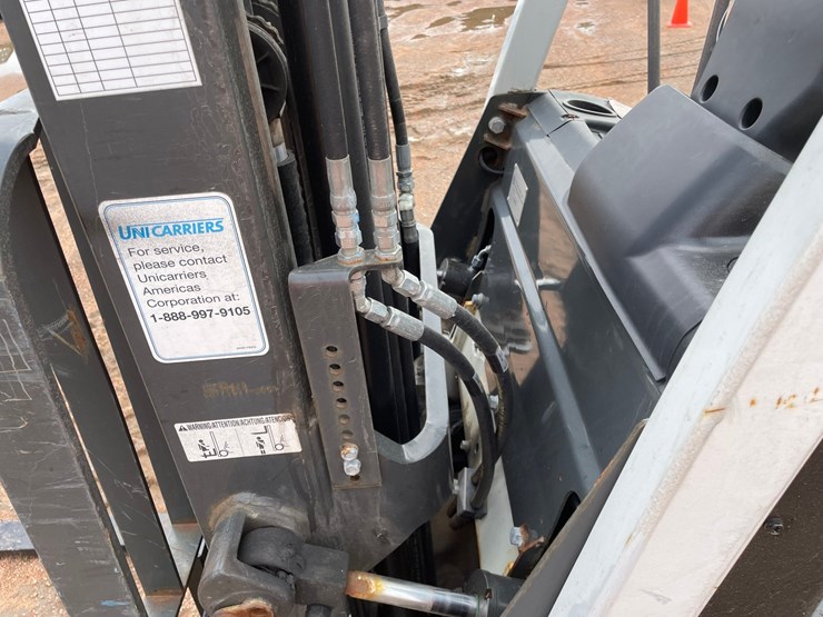 #1162-•-unicarriers-3,450-lbs-lp-forklift-image-13