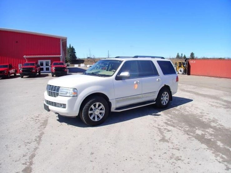 2009-lincoln-navigator-image-1