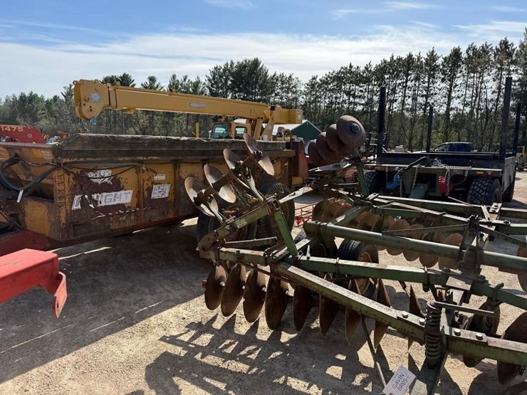 john-deere-16-image-3