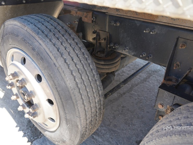 2018-mack-granite-gu713-image-49