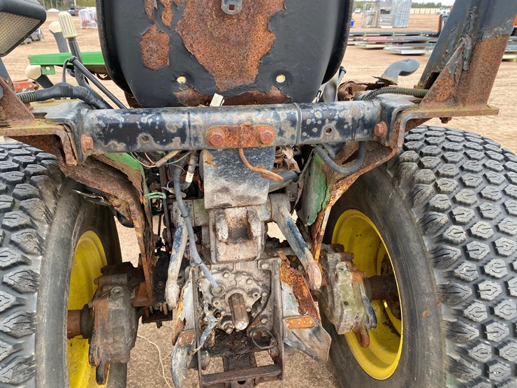 john-deere-4110-image-16