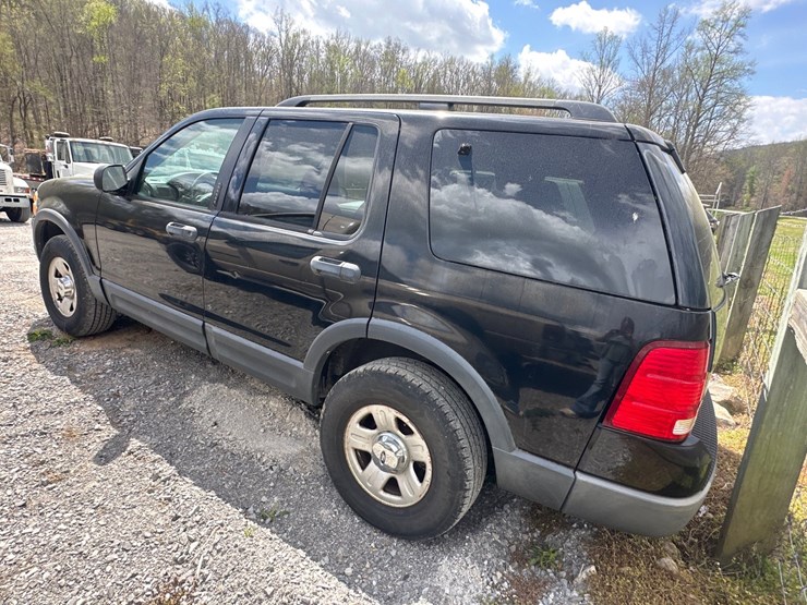 2003-ford-explorer-image-3