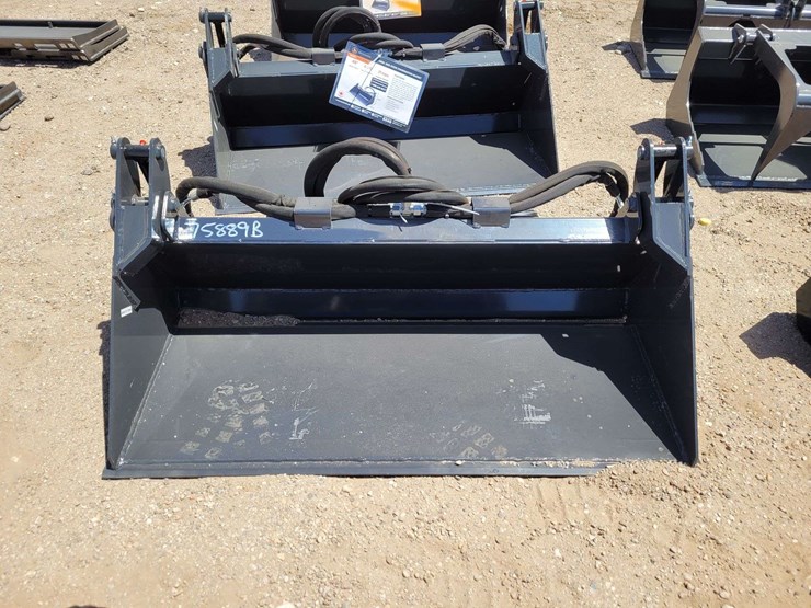 wolverine-mcb-11-48w-mini-skid-steer-combination-bucket-image-1