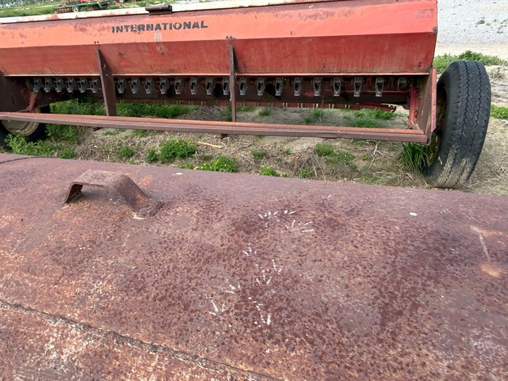 #46922-•-~550gal-fuel-tank-image-13