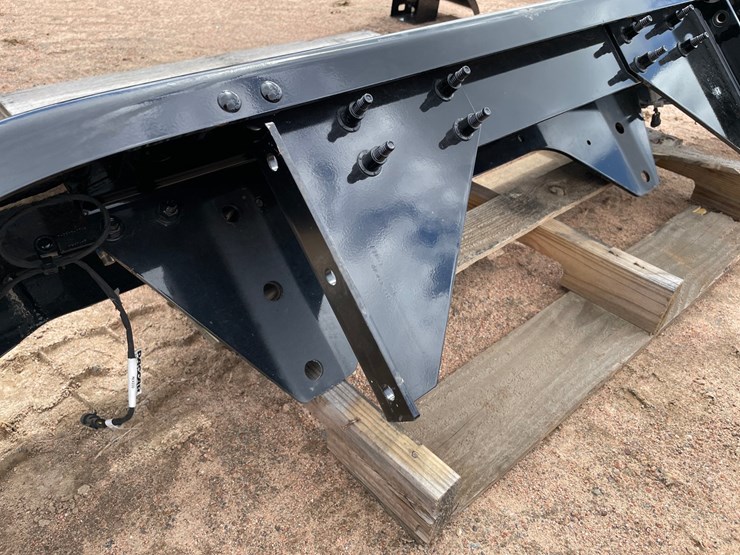 freightliner-108sd-image-8