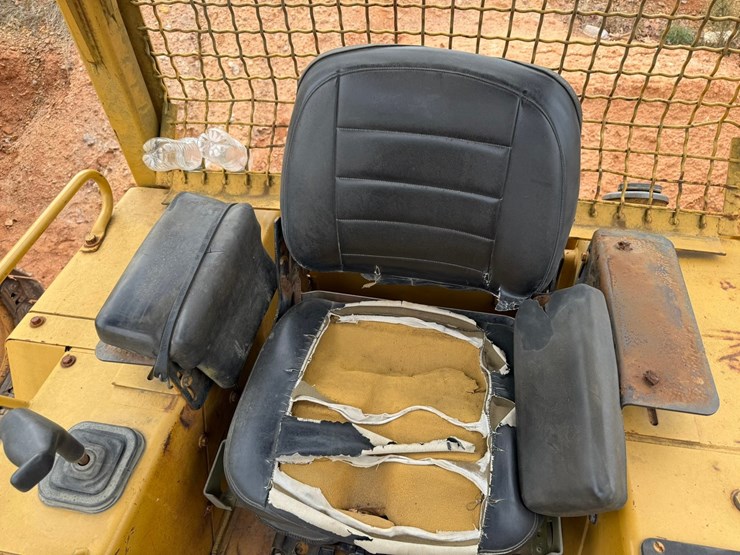 caterpillar-d4c-image-39