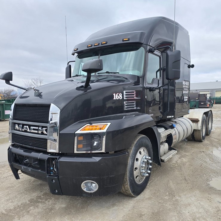 #22610 • 2019 Mack Anthem Sleeper Truck