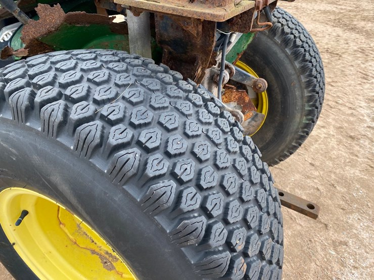 john-deere-4110-image-11