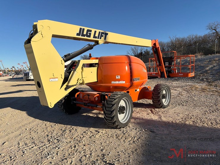 2015-jlg-600aj-image-4