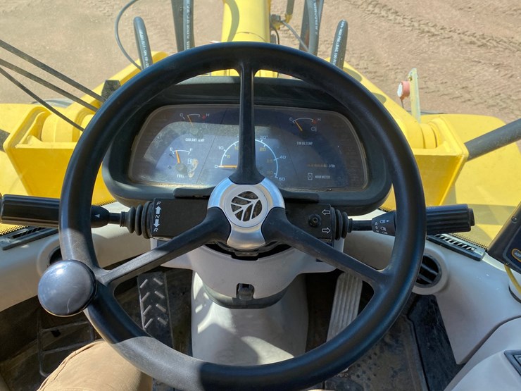 2005-new-holland-lw230b-image-52