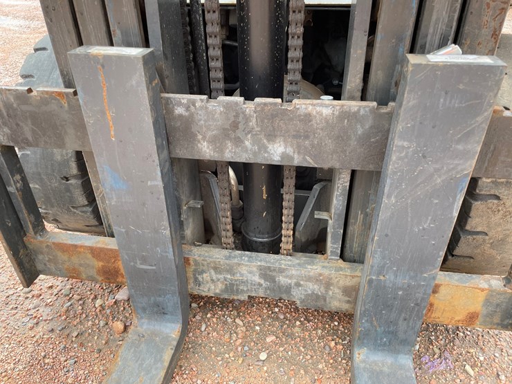 #1165-•-unicarriers-3,450-lbs-lp-forklift-image-11