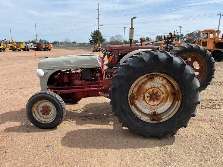 ford-tractor-image-8