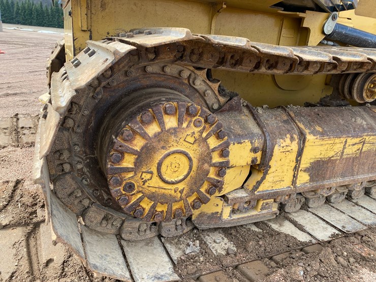 2016-caterpillar-d5k2-lgp-image-31