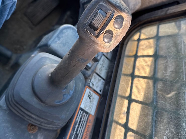 2018-deere-333g-image-15