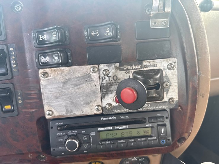 2007-mack-cl733-image-68