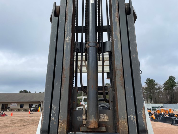 #1164-•-unicarriers-3,450-lbs-lp-forklift-image-44