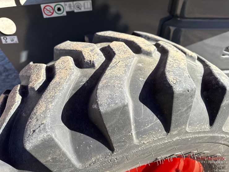 2017-skyjack-sj66t-image-5