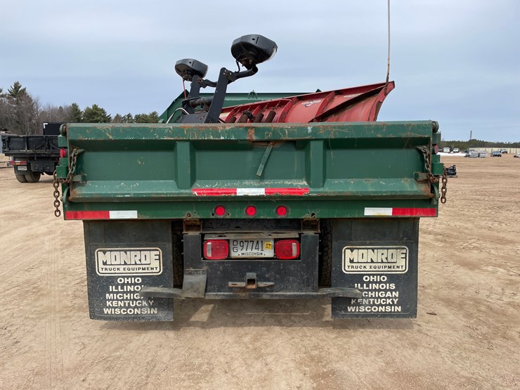 2011-chevrolet-3500-image-4