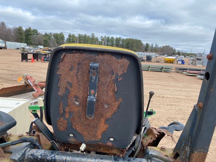 john-deere-4110-image-17