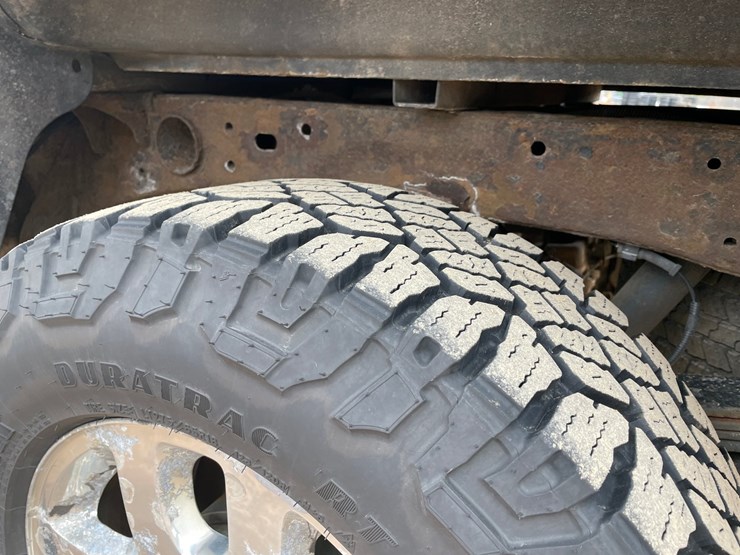 2013-chevrolet-silverado-2500hd-image-28