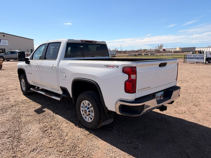 2022-chevrolet-silverado-2500-image-7