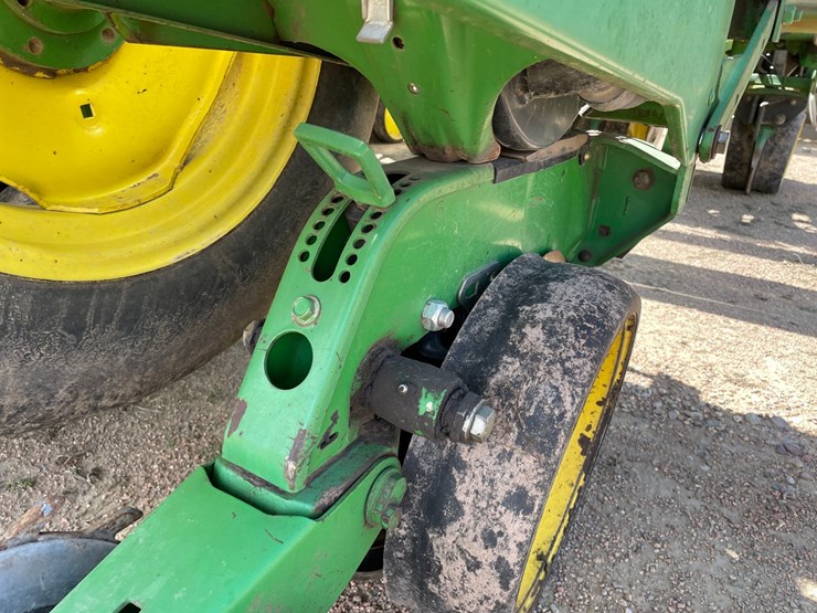 john-deere-7200-image-23