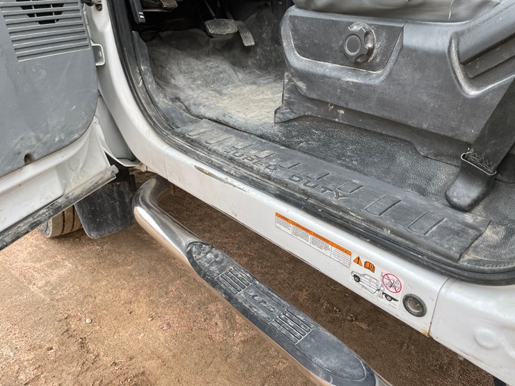 2012-ford-f550-image-43