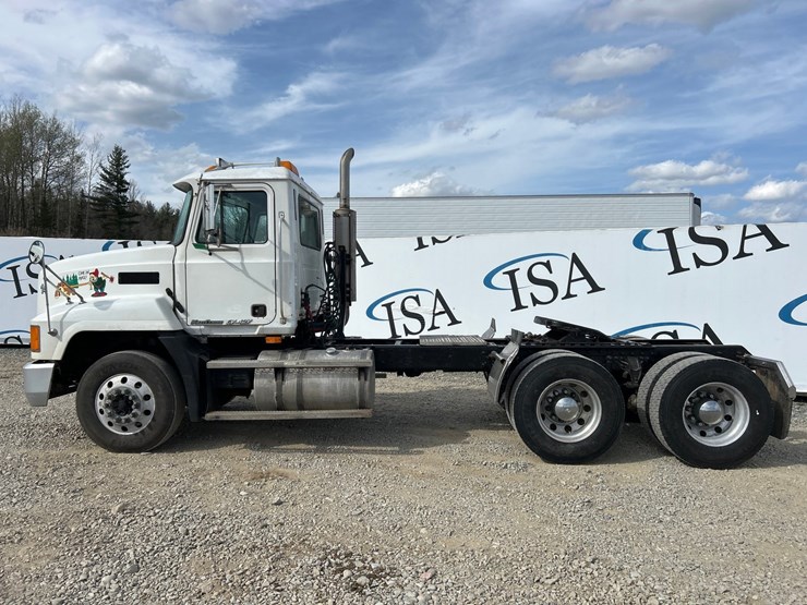 2002-mack-ch613-image-2