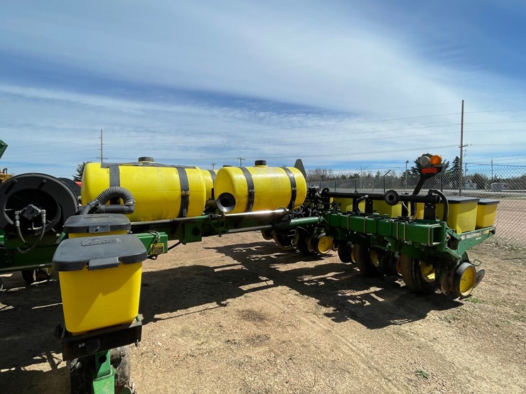 john-deere-7200-image-9