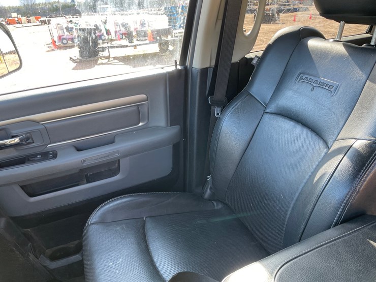 2014-dodge-ram-3500-image-41