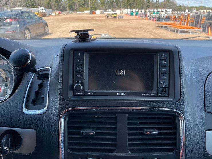 2017-dodge-grand-caravan-image-30