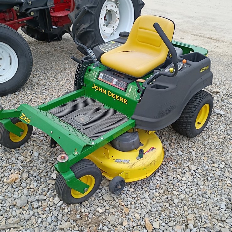 2009 JOHN DEERE Z225