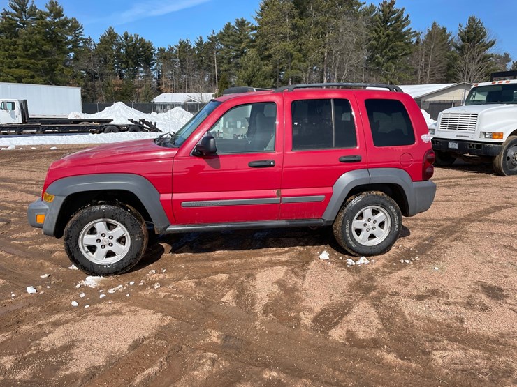 2005-jeep-liberty-image-12