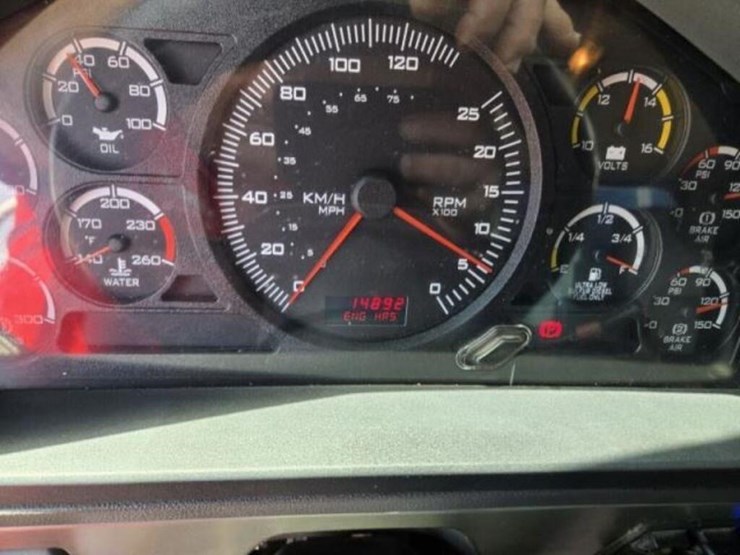 2012-caterpillar-ct660s-image-18