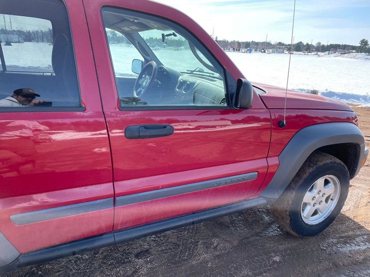 2005-jeep-liberty-image-22