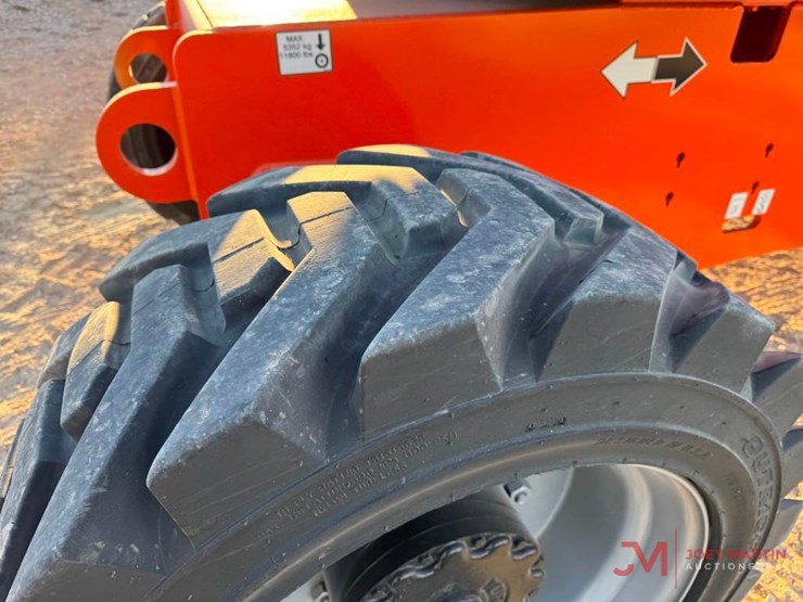 2014-jlg-800aj-image-13