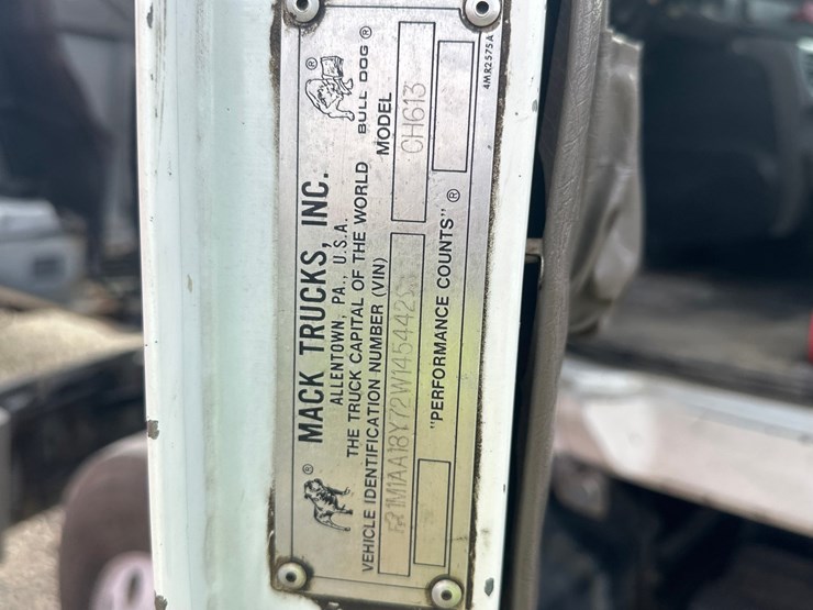 2002-mack-ch613-image-62