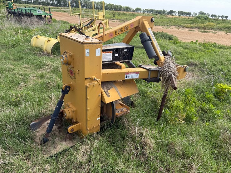 #46932-•-hurricane-26-pto-ditcher-image-3