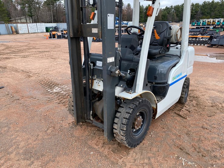 #1161-•-unicarriers-3,450-lbs-lp-forklift-image-37