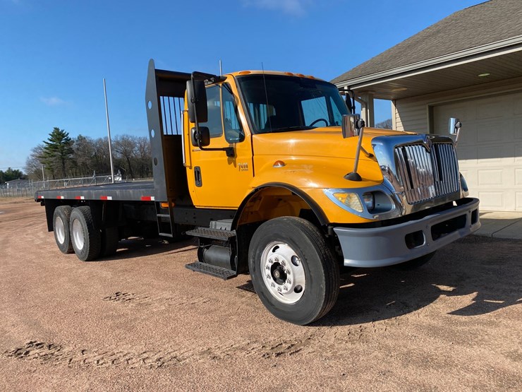 2004-international-7400-image-3