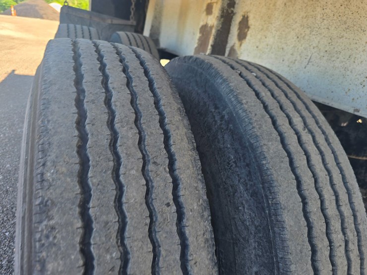 2000-red-river-live-bottom-image-50