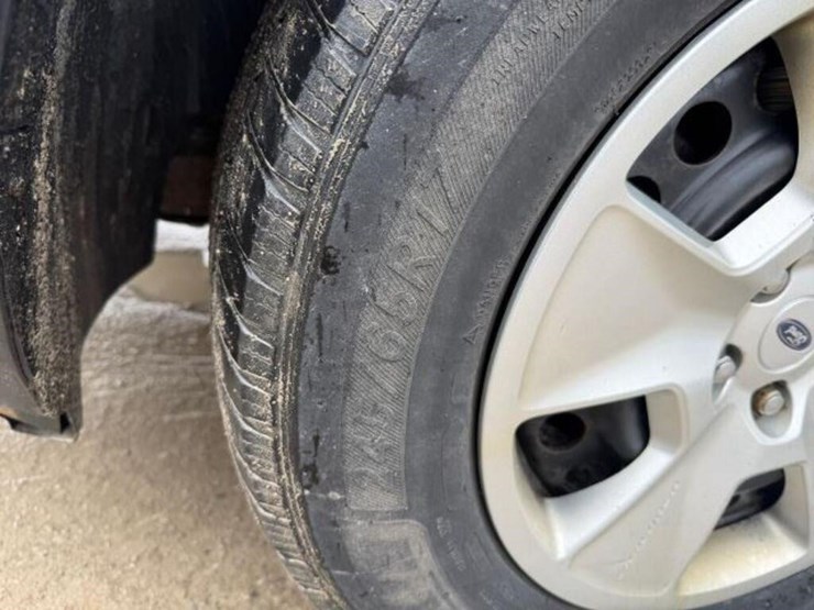 2013-ford-explorer-image-33