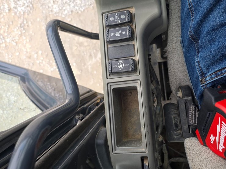 2014-deere-160g-lc-image-81