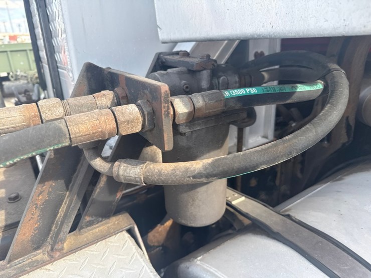 2007-mack-cl733-image-43