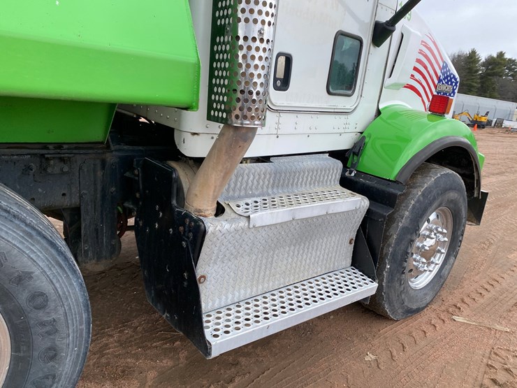 2015-kenworth-t800-image-33