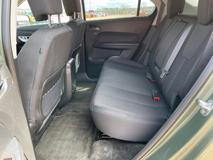 2015-chevrolet-equinox-lt-image-41