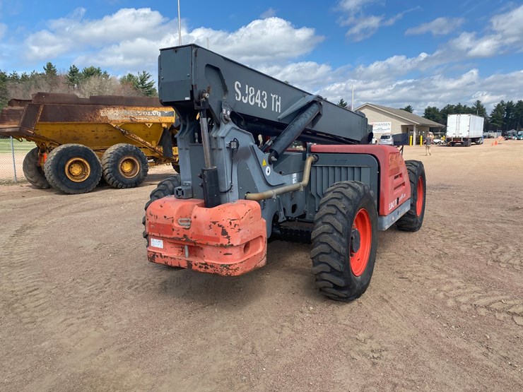 #1306-•-2018-skyjack-8,000lb-telehandler-image-9