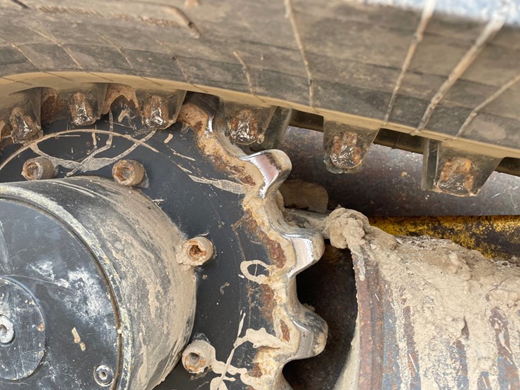 2007-new-holland-c185-image-24